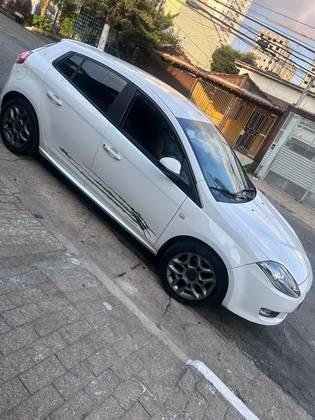 FIAT BRAVO 1.8 SPORTING 16V FLEX 4P MANUAL FIAT BRAVO 1.8 SPORTING 16V FLEX 4P MANUAL